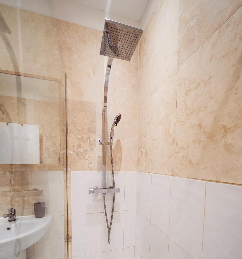 Spacious 2 Bedroom Apartment In Downtown Лондон Екстер'єр фото