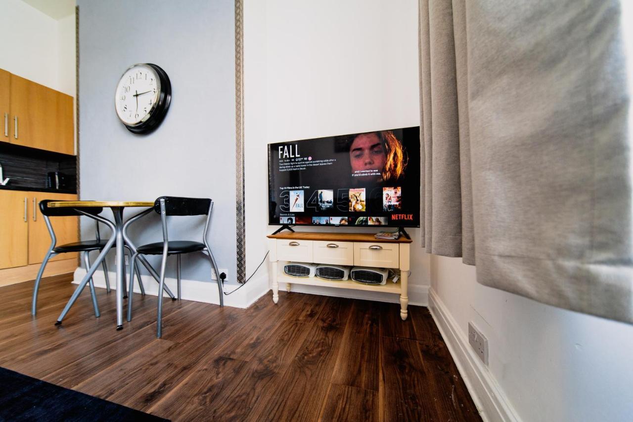 Spacious 2 Bedroom Apartment In Downtown Лондон Екстер'єр фото